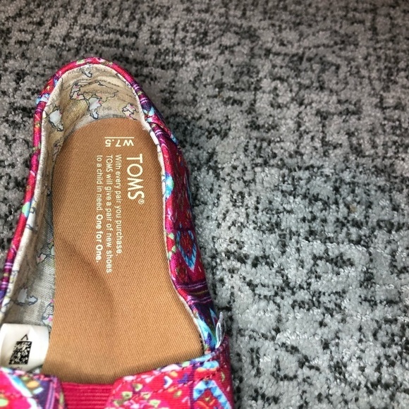 TOMS Red Aztec Print Slip-On Canvas Shoes Size 7.5 - Picture 8 of 11